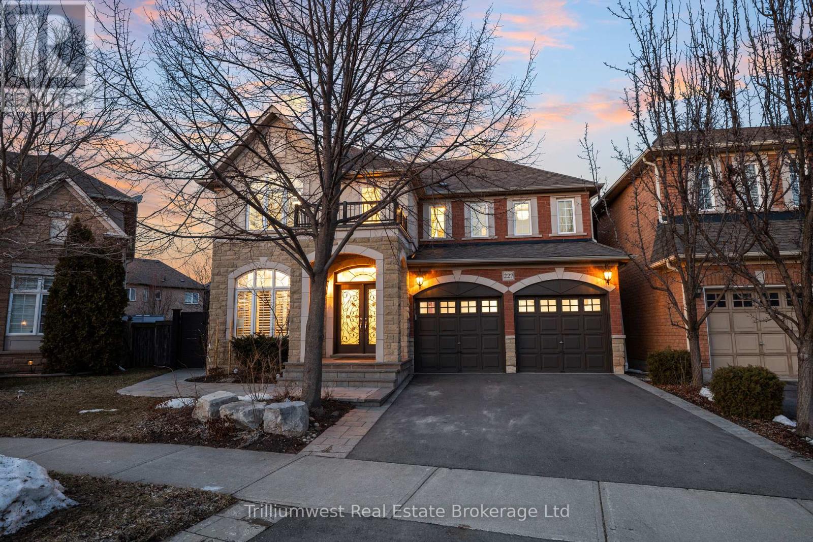 227 Beechtree Crescent, Oakville (Br Bronte), Ontario  L6L 0A5 - Photo 45 - W12368722