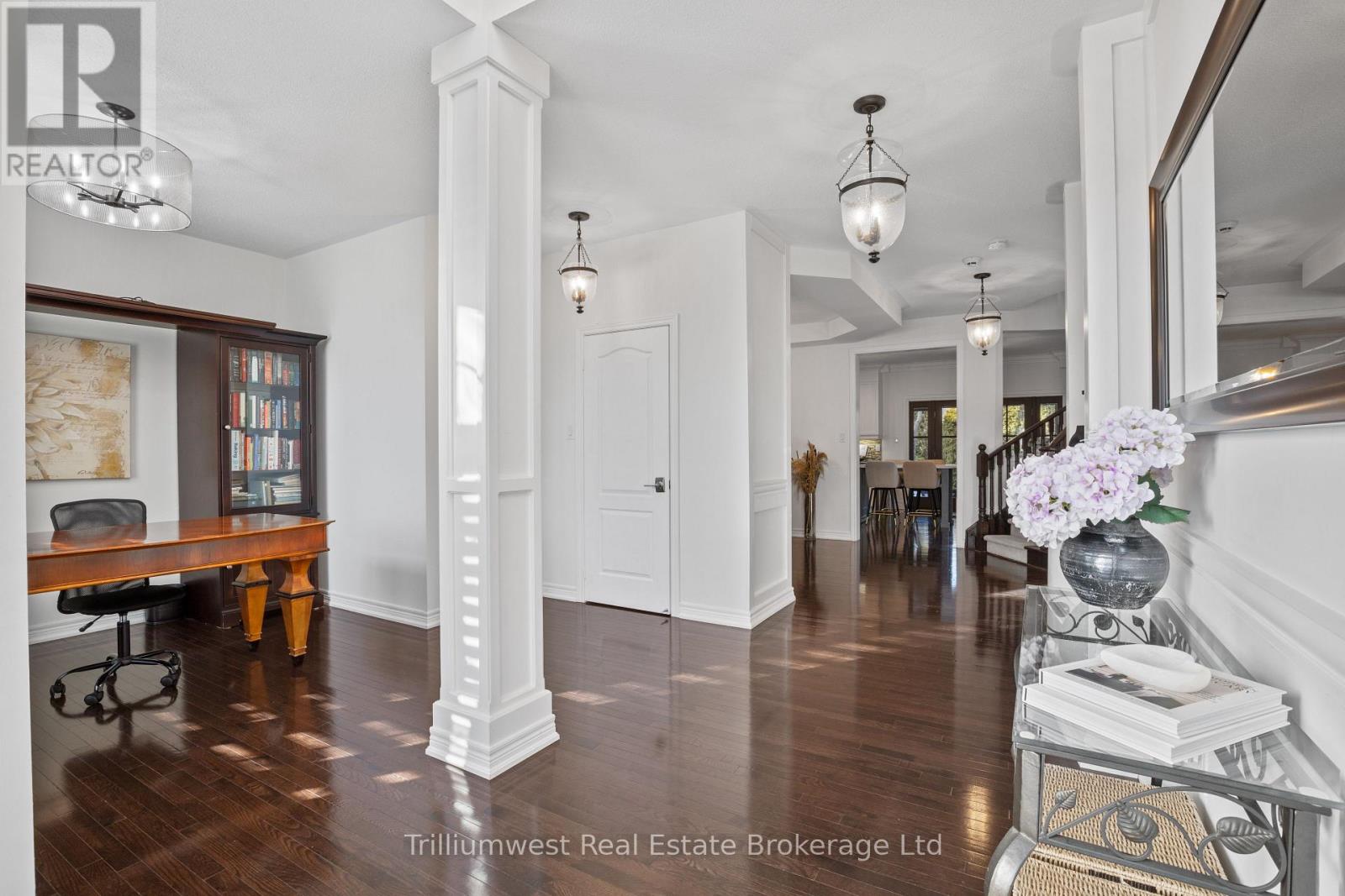 227 Beechtree Crescent, Oakville (Br Bronte), Ontario  L6L 0A5 - Photo 8 - W12368722
