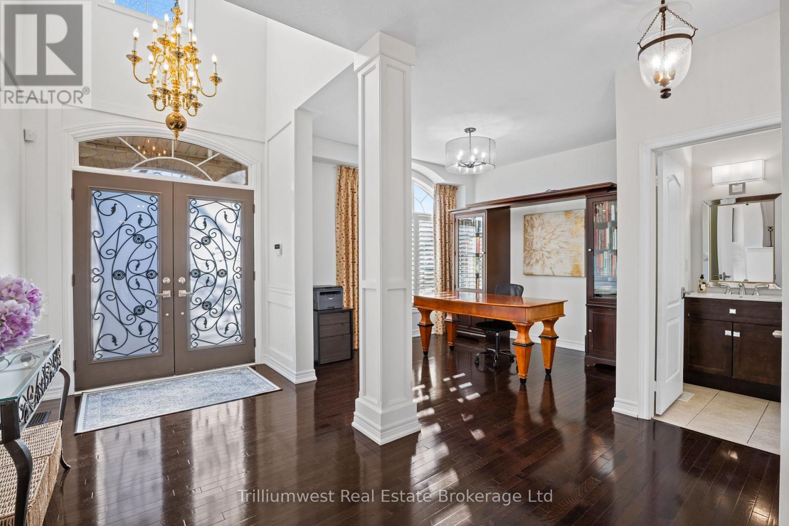 227 Beechtree Crescent, Oakville (Br Bronte), Ontario  L6L 0A5 - Photo 9 - W12368722