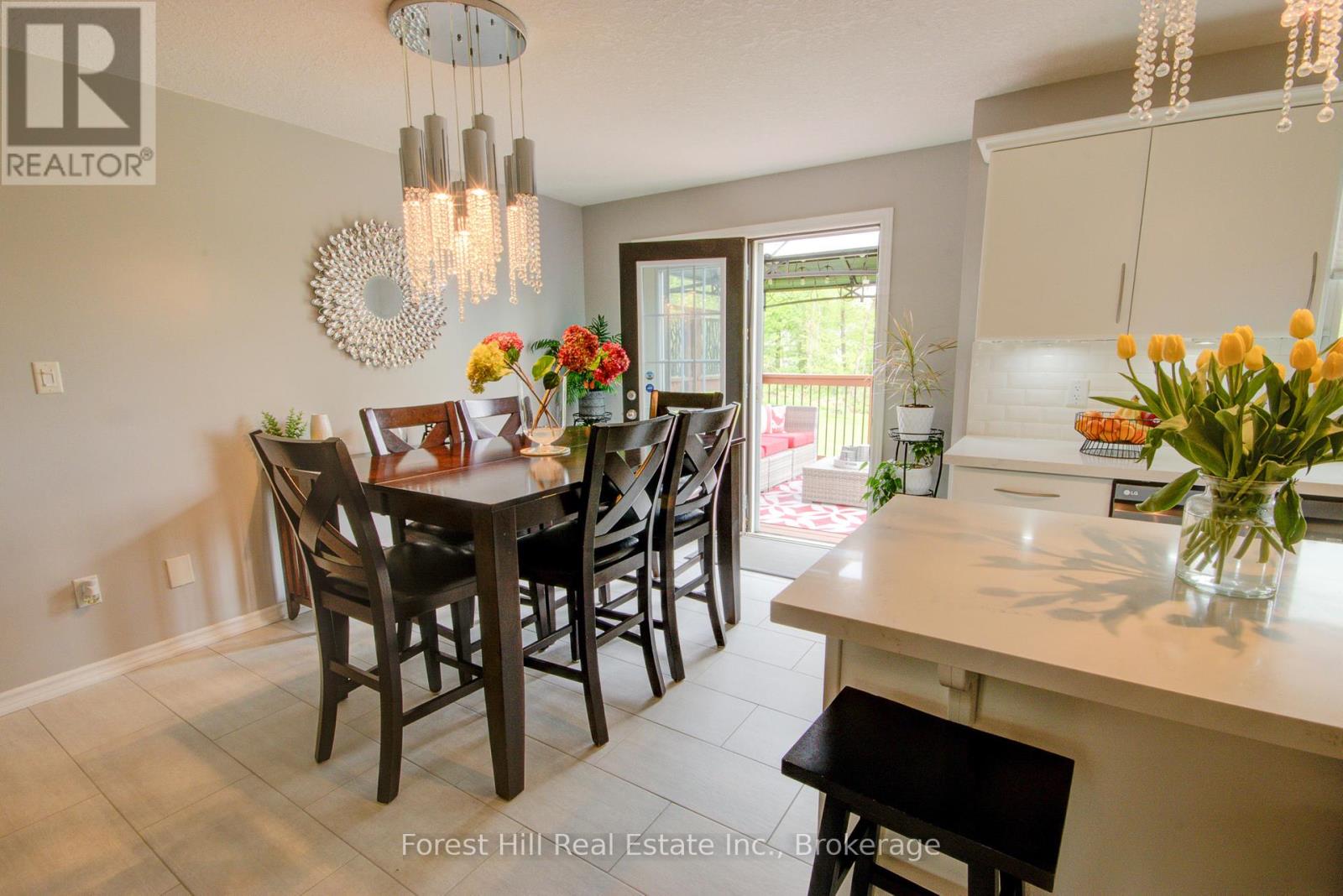 27 Greengables Drive, Oro-Medonte, Ontario  L0L 1T0 - Photo 16 - S12171707