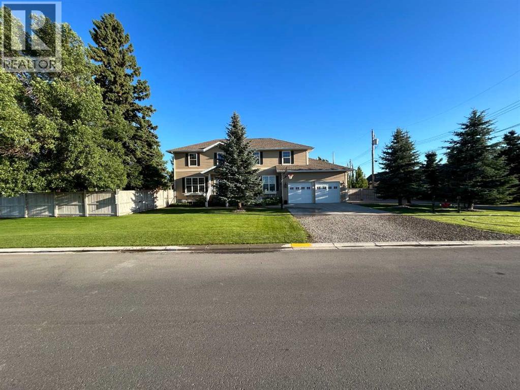 280 1 Avenue N, Magrath, Alberta  T0K 1J0 - Photo 2 - A2217851