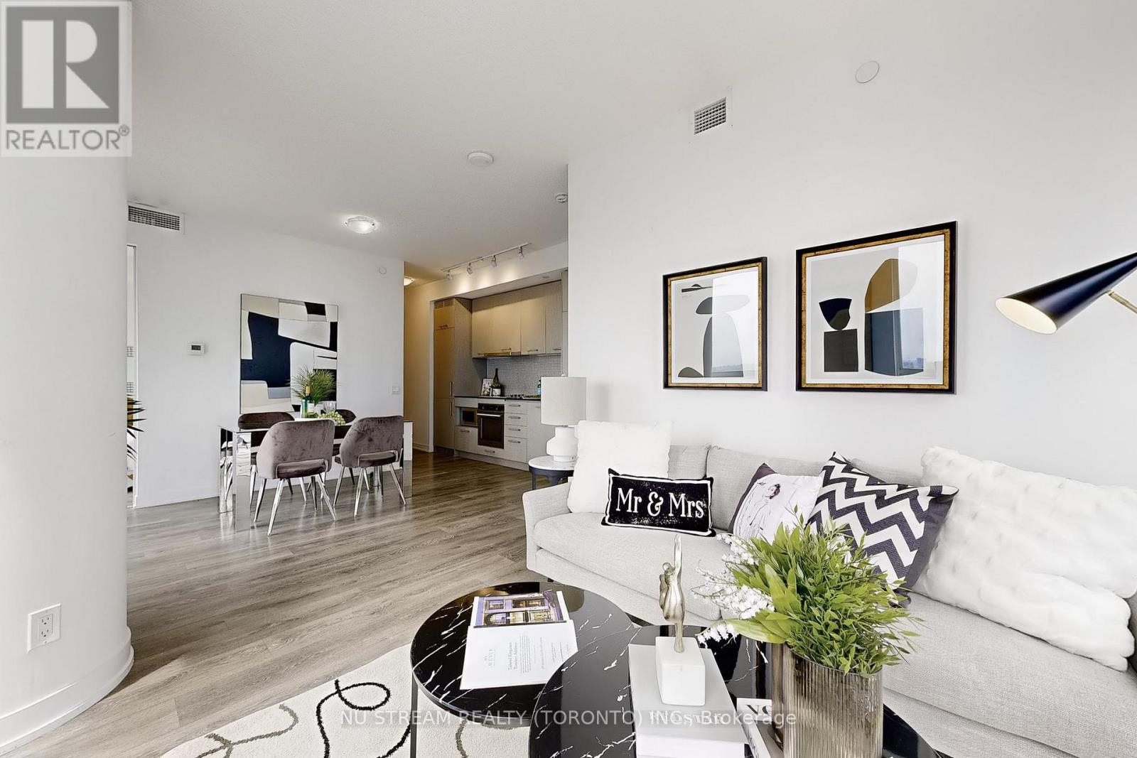 2302 - 87 Peter Street, Toronto, Ontario  M5V 2G4 - Photo 4 - C12368835