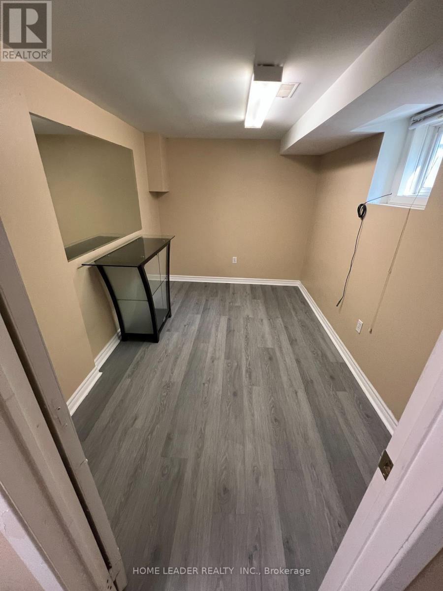 23 Franklin Avenue, Toronto, Ontario  M2N 1B7 - Photo 3 - C12368838