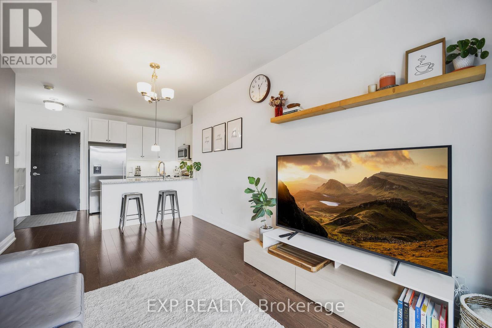 602a - 15277 Yonge Street, Aurora, Ontario  L4G 1N6 - Photo 2 - N12368902