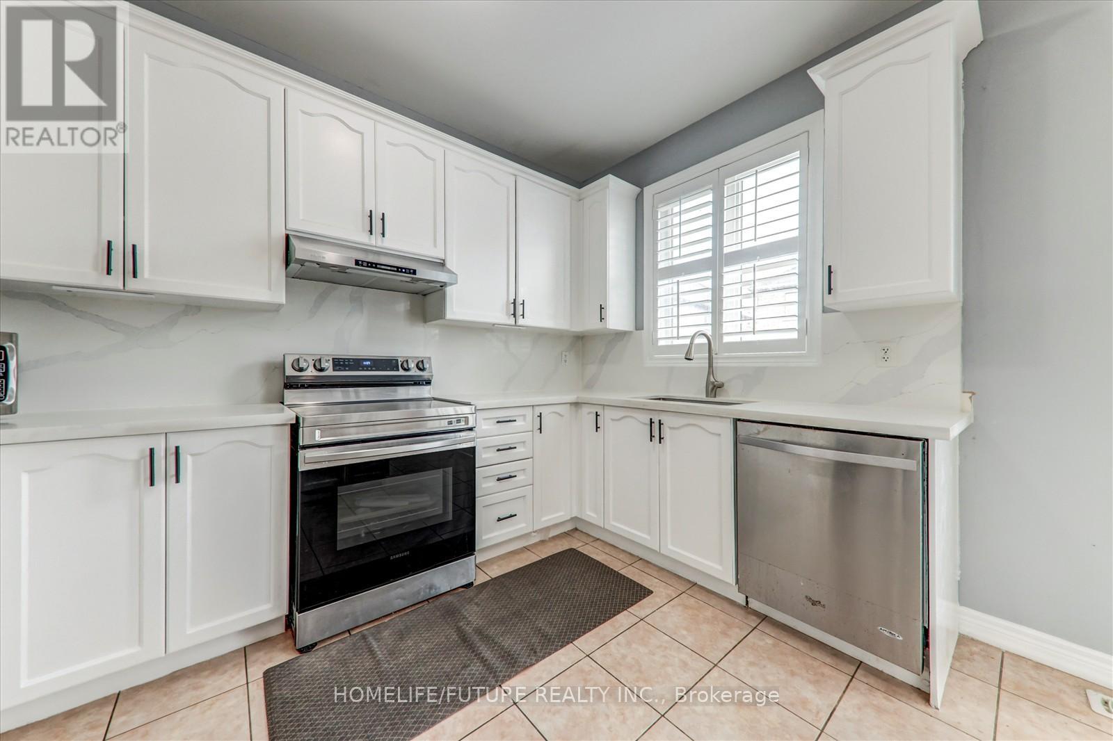 197 Thorndale Road, Brampton, Ontario  L6P 3J2 - Photo 13 - W12368851