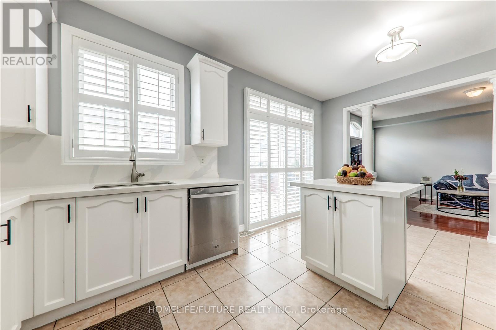197 Thorndale Road, Brampton, Ontario  L6P 3J2 - Photo 14 - W12368851