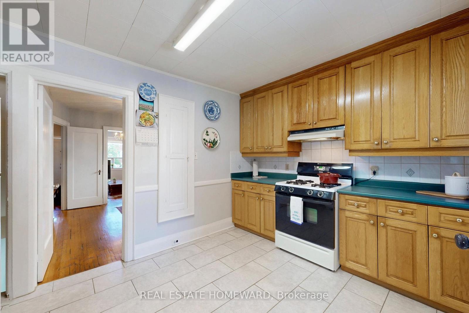 87 Guestville Avenue, Toronto, Ontario  M6N 4N5 - Photo 15 - W12368890