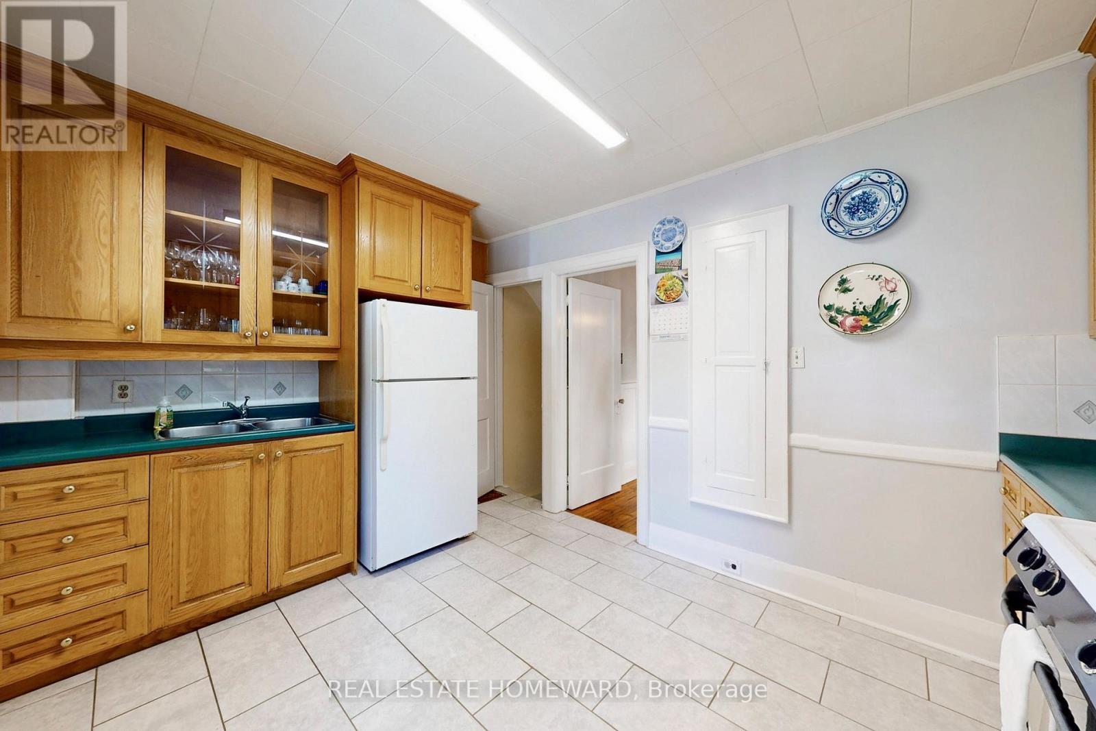 87 Guestville Avenue, Toronto, Ontario  M6N 4N5 - Photo 16 - W12368890