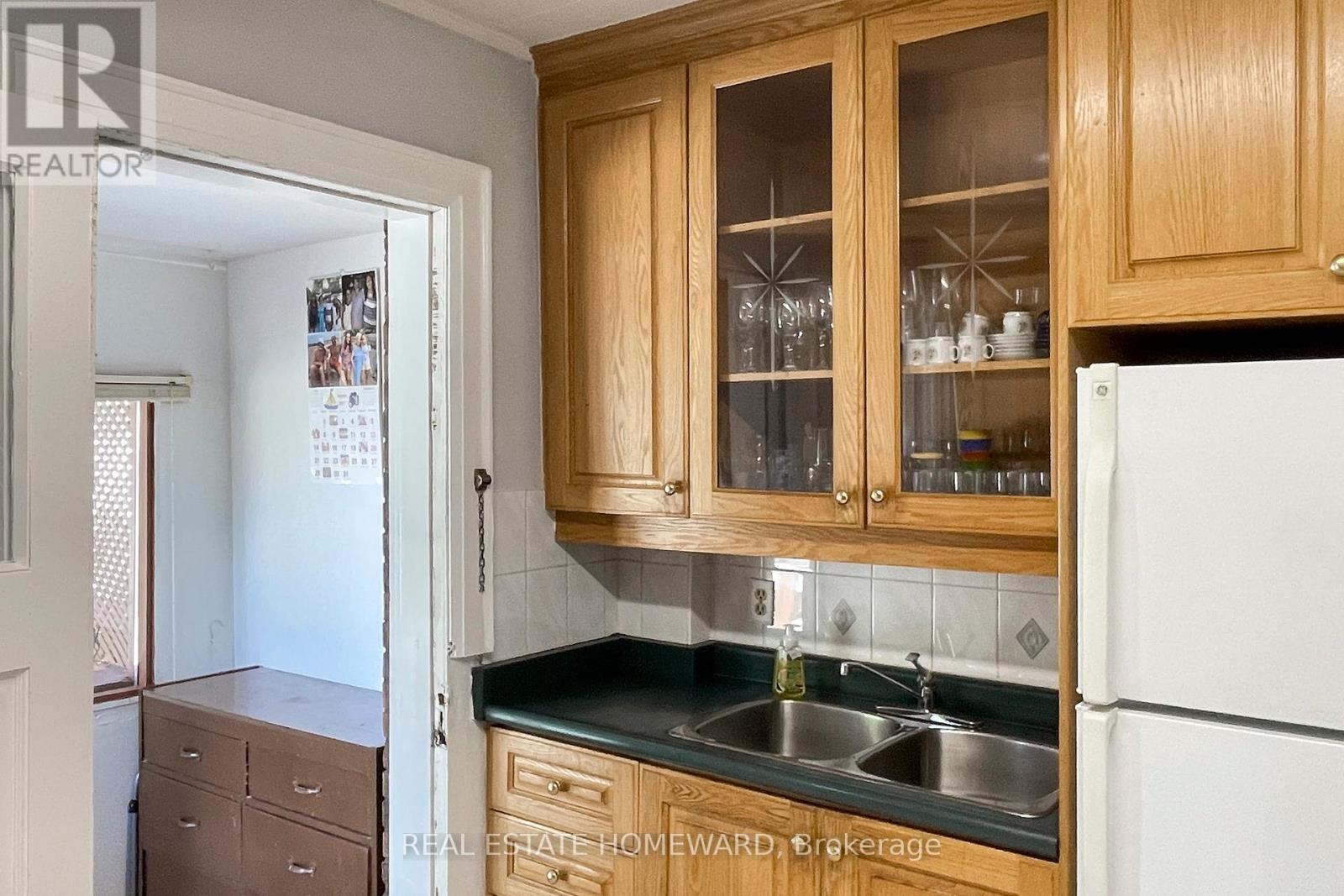 87 Guestville Avenue, Toronto, Ontario  M6N 4N5 - Photo 18 - W12368890