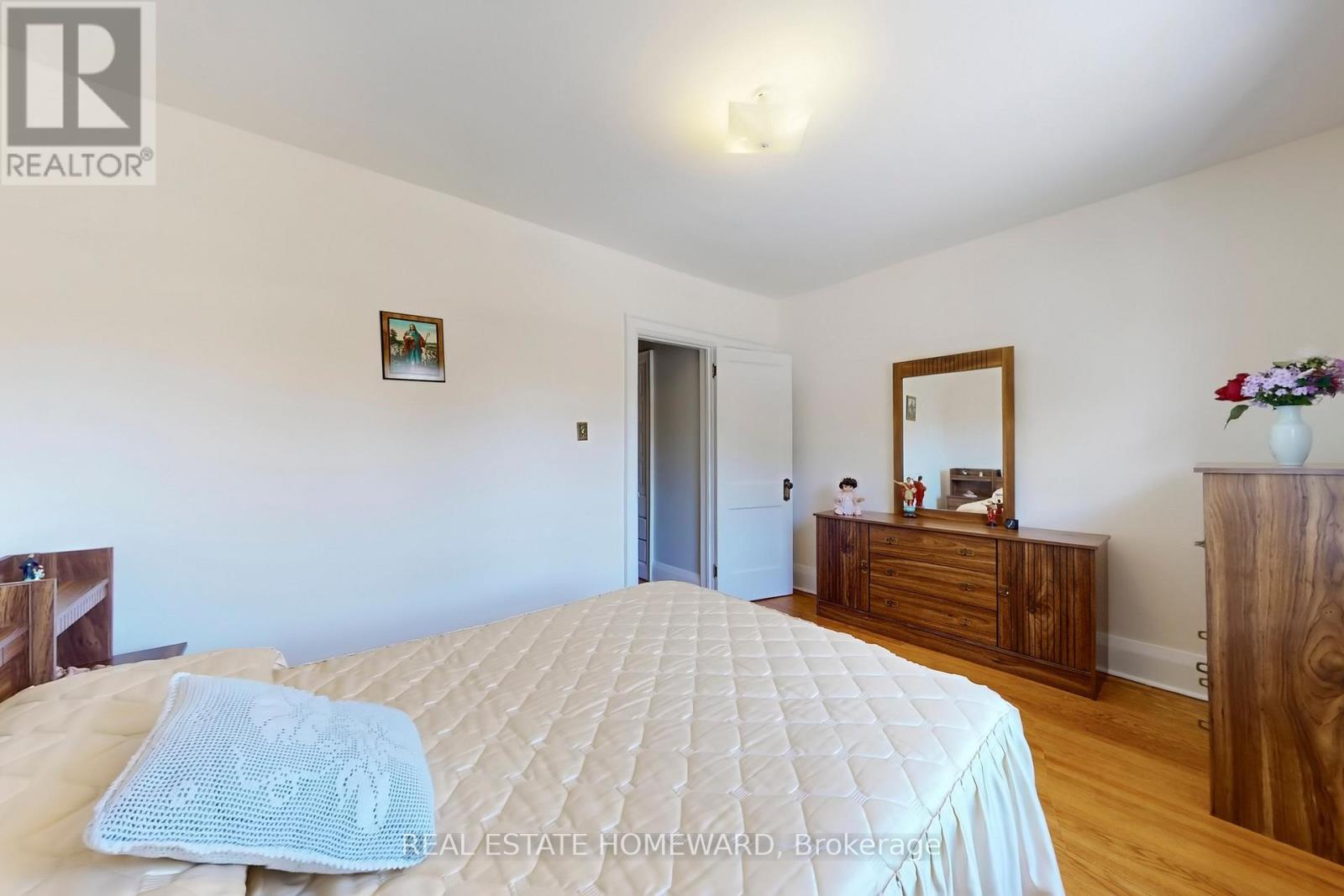 87 Guestville Avenue, Toronto, Ontario  M6N 4N5 - Photo 23 - W12368890