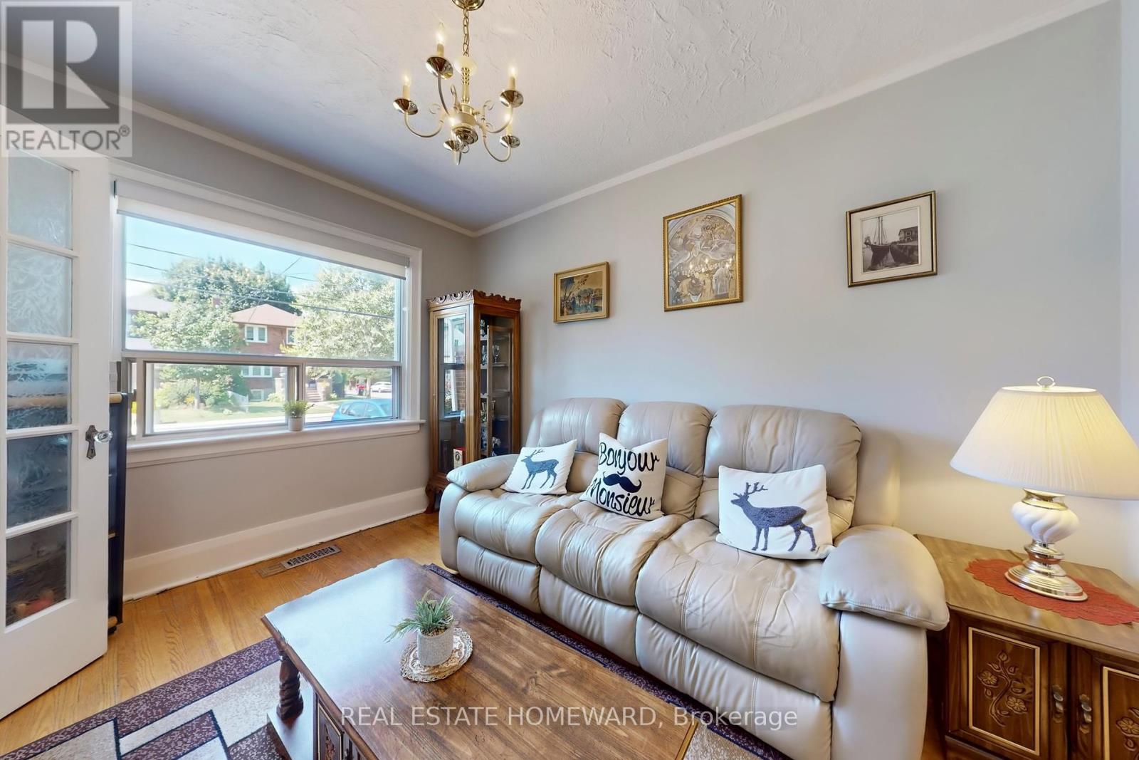 87 Guestville Avenue, Toronto, Ontario  M6N 4N5 - Photo 4 - W12368890