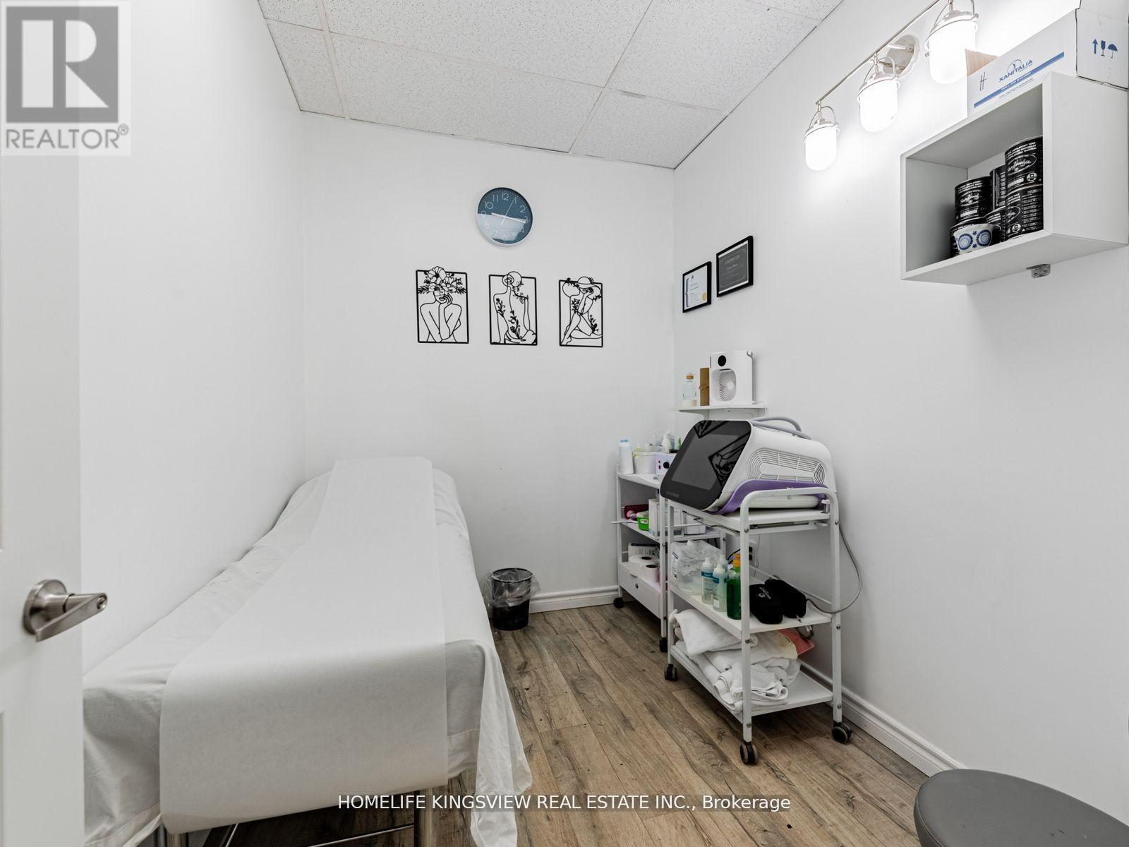 5 - 2965 Islington Avenue, Toronto (Humber Summit), Ontario  M9L 2K8 - Photo 23 - W12368896