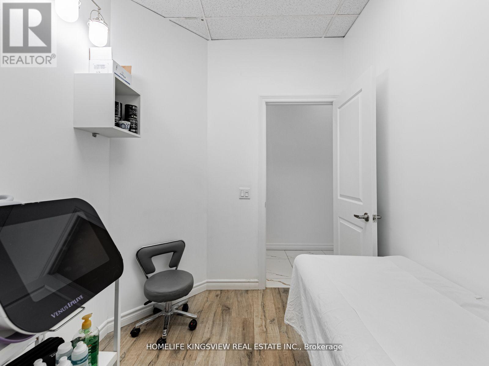 5 - 2965 Islington Avenue, Toronto (Humber Summit), Ontario  M9L 2K8 - Photo 24 - W12368896