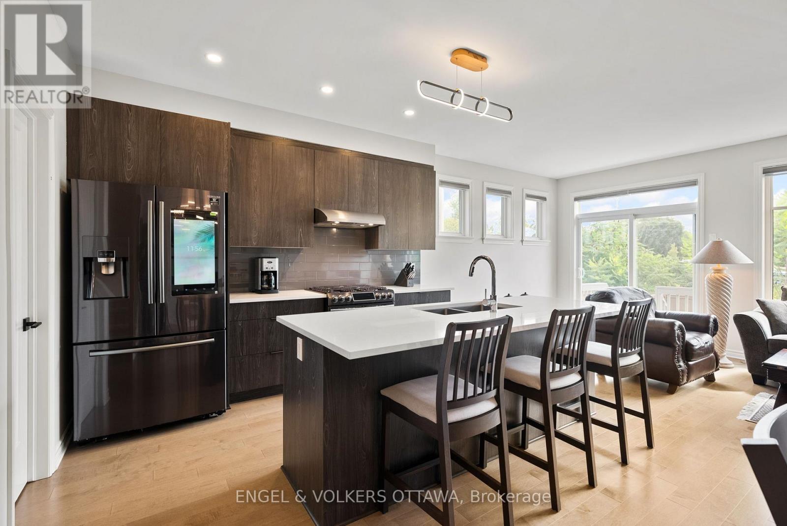 644 Vivera Place, Ottawa, Ontario  K2S 2N1 - Photo 11 - X12368904