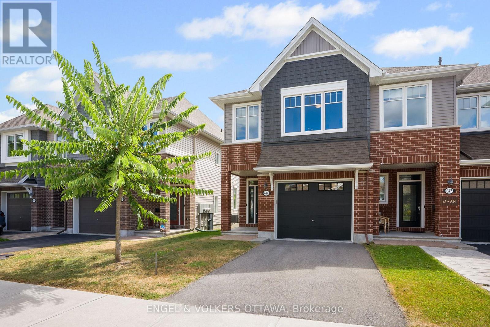 644 Vivera Place, Ottawa, Ontario  K2S 2N1 - Photo 2 - X12368904