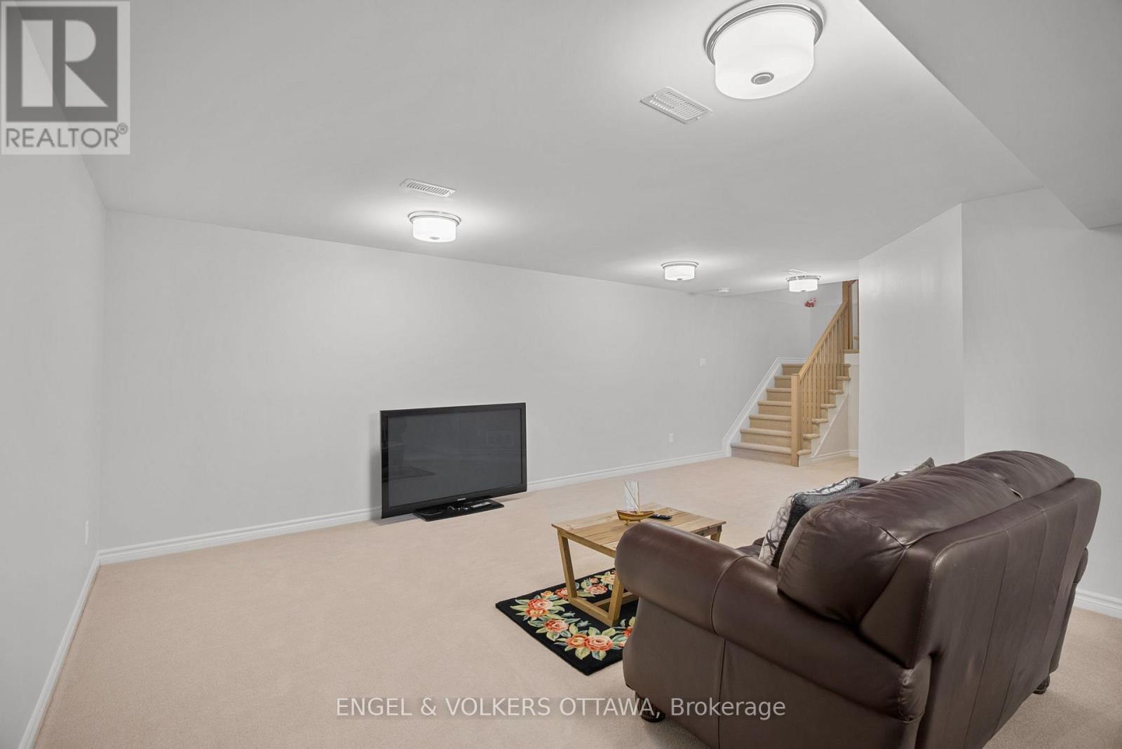 644 Vivera Place, Ottawa, Ontario  K2S 2N1 - Photo 35 - X12368904