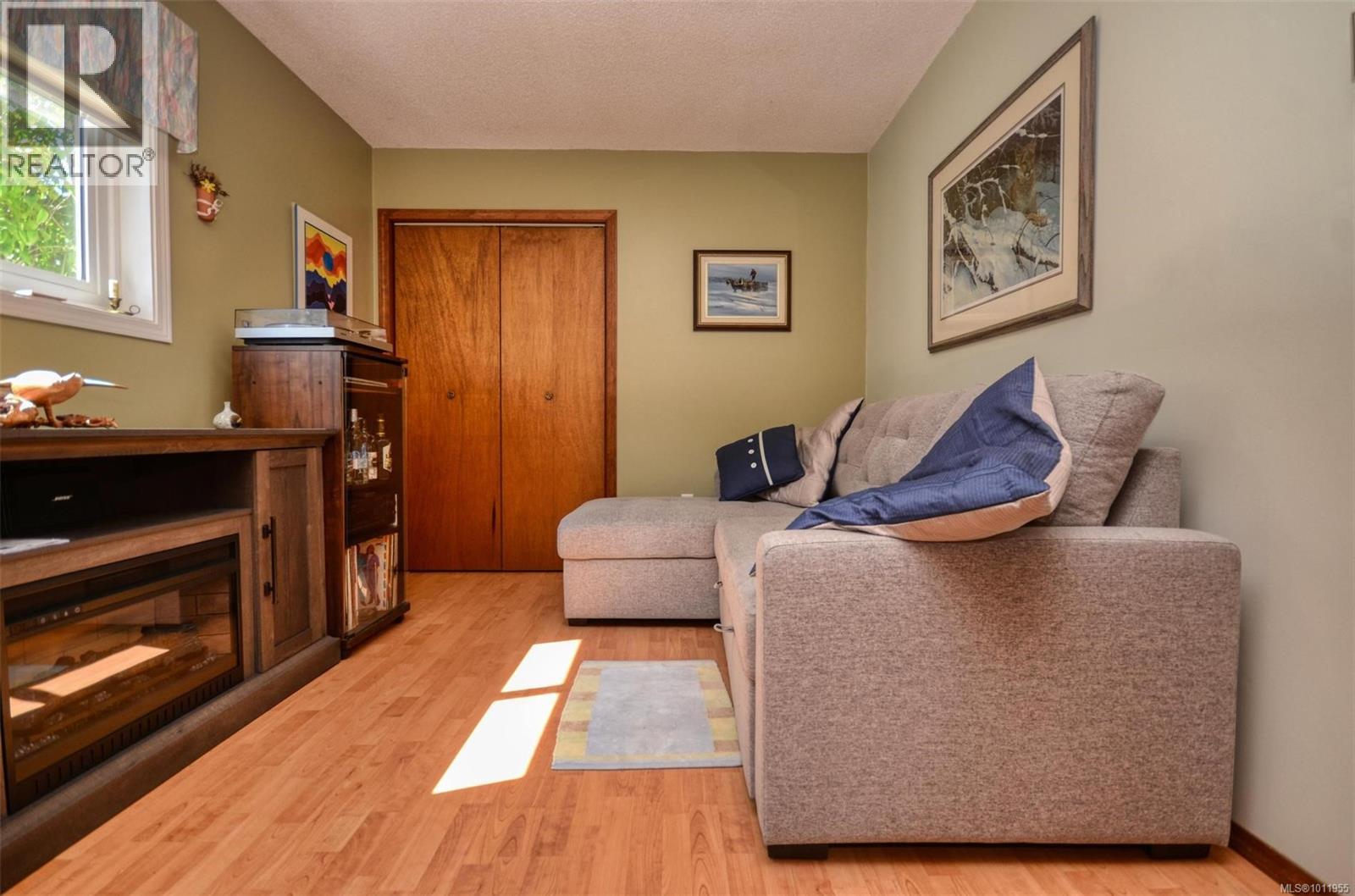 10561 Mcdonald Park Rd, Sidney, British Columbia  V8L 3J3 - Photo 22 - 1011955