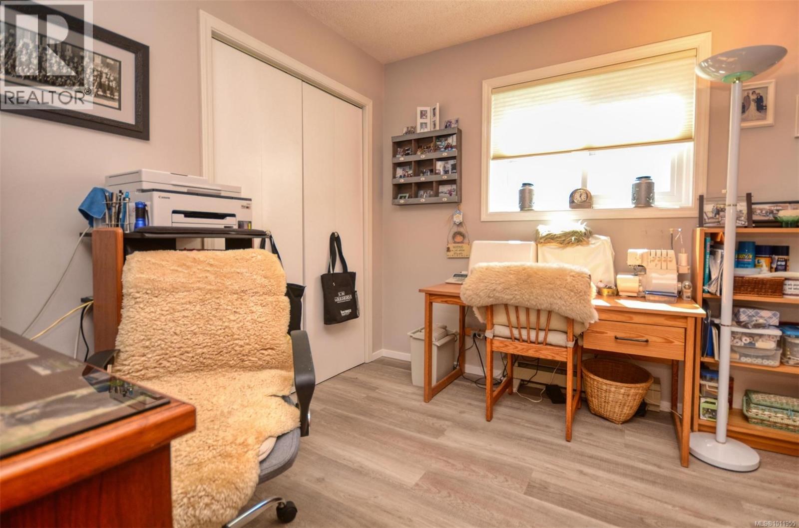 10561 Mcdonald Park Rd, Sidney, British Columbia  V8L 3J3 - Photo 24 - 1011955