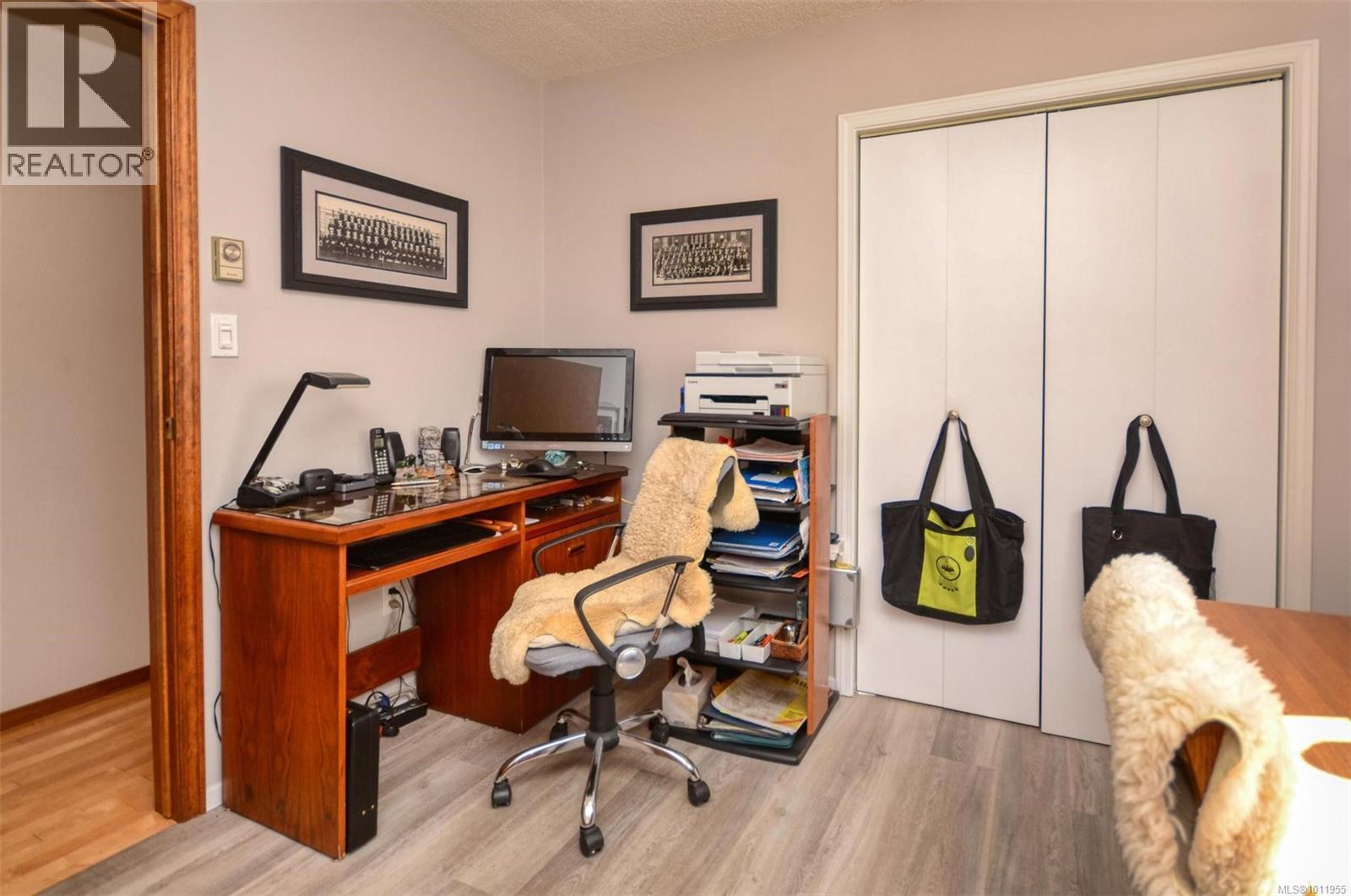 10561 Mcdonald Park Rd, Sidney, British Columbia  V8L 3J3 - Photo 25 - 1011955