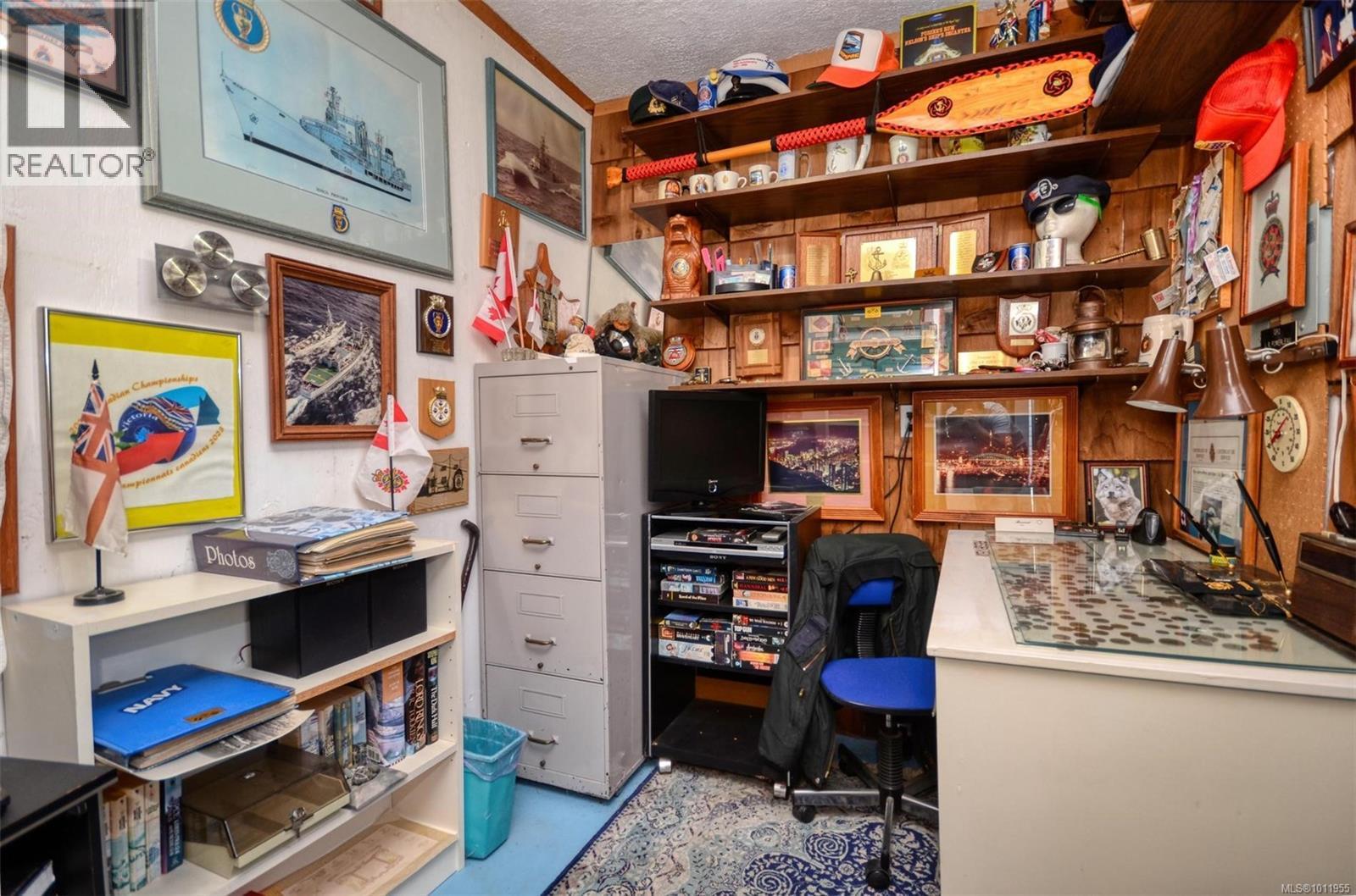 10561 Mcdonald Park Rd, Sidney, British Columbia  V8L 3J3 - Photo 29 - 1011955