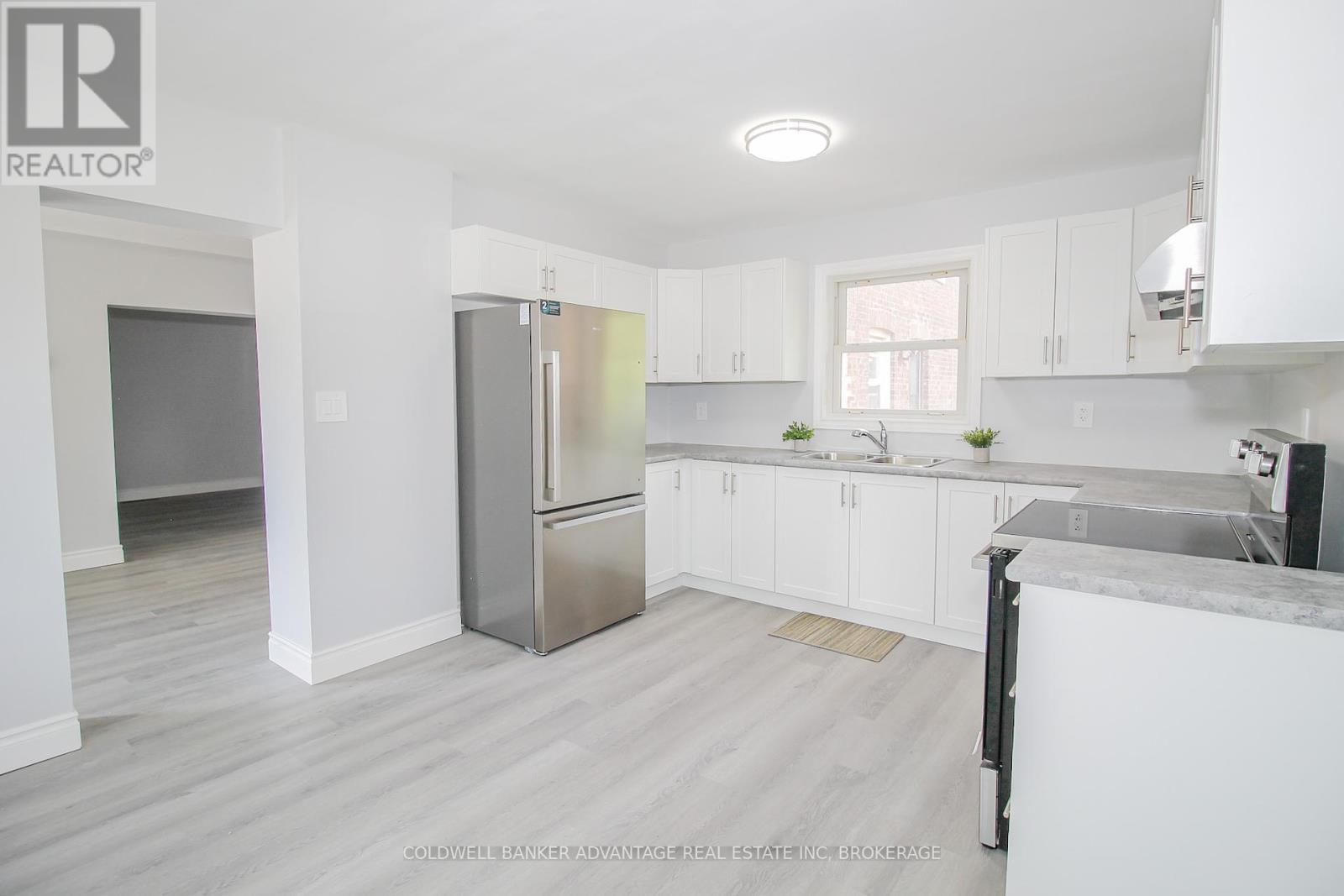 28 Myrtle Avenue, Welland, Ontario  L3B 2B1 - Photo 14 - X12368918