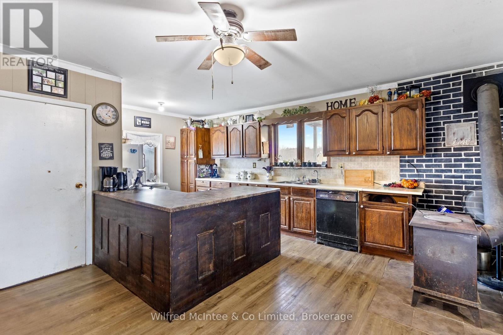 15339 6 Highway, Assiginack, Ontario  P0P 1N0 - Photo 8 - X12368935