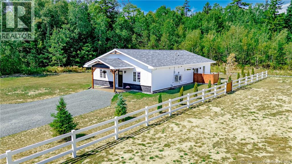579 Main Street, Doaktown, New Brunswick  E9C 1W9 - Photo 3 - NB125587