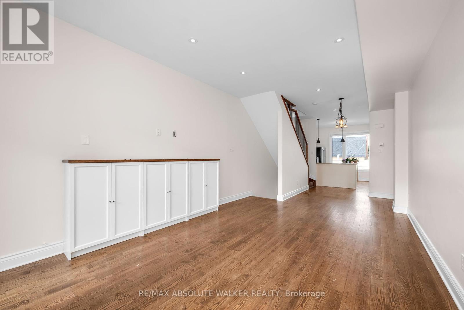 286 Cambridge Street N, Ottawa, Ontario  K1R 0B4 - Photo 10 - X12127596