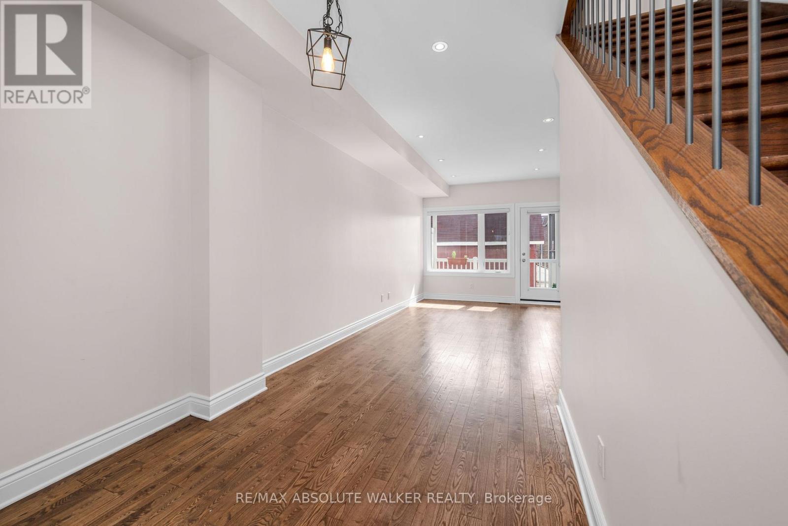 286 Cambridge Street N, Ottawa, Ontario  K1R 0B4 - Photo 13 - X12127596