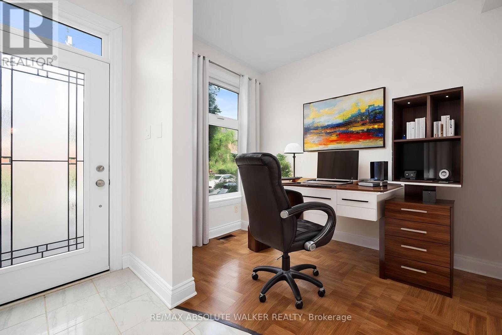 Property at 286 CAMBRIDGE STREET N image 2