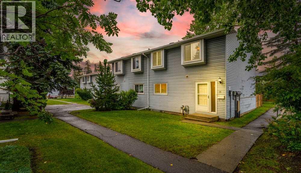 Property at 16, 4810 40 Avenue SW image 2