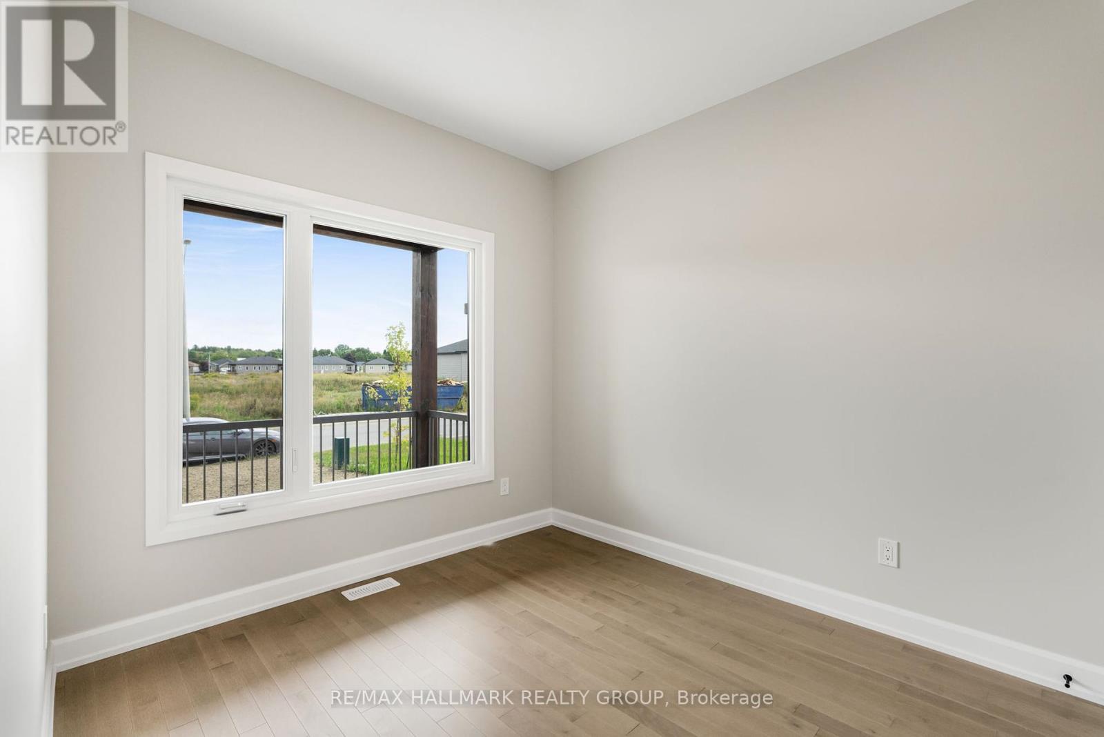 310 Zakari Street, Casselman, Ontario  K0A 1M0 - Photo 5 - X12176409
