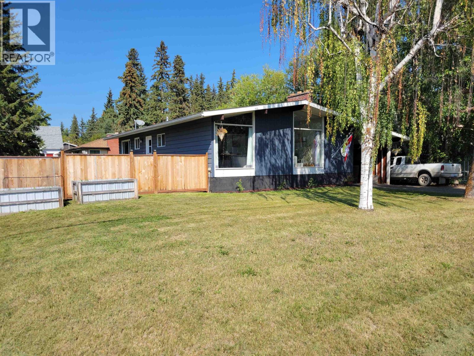 343 W COLUMBIA STREET, Vanderhoof, British Columbia