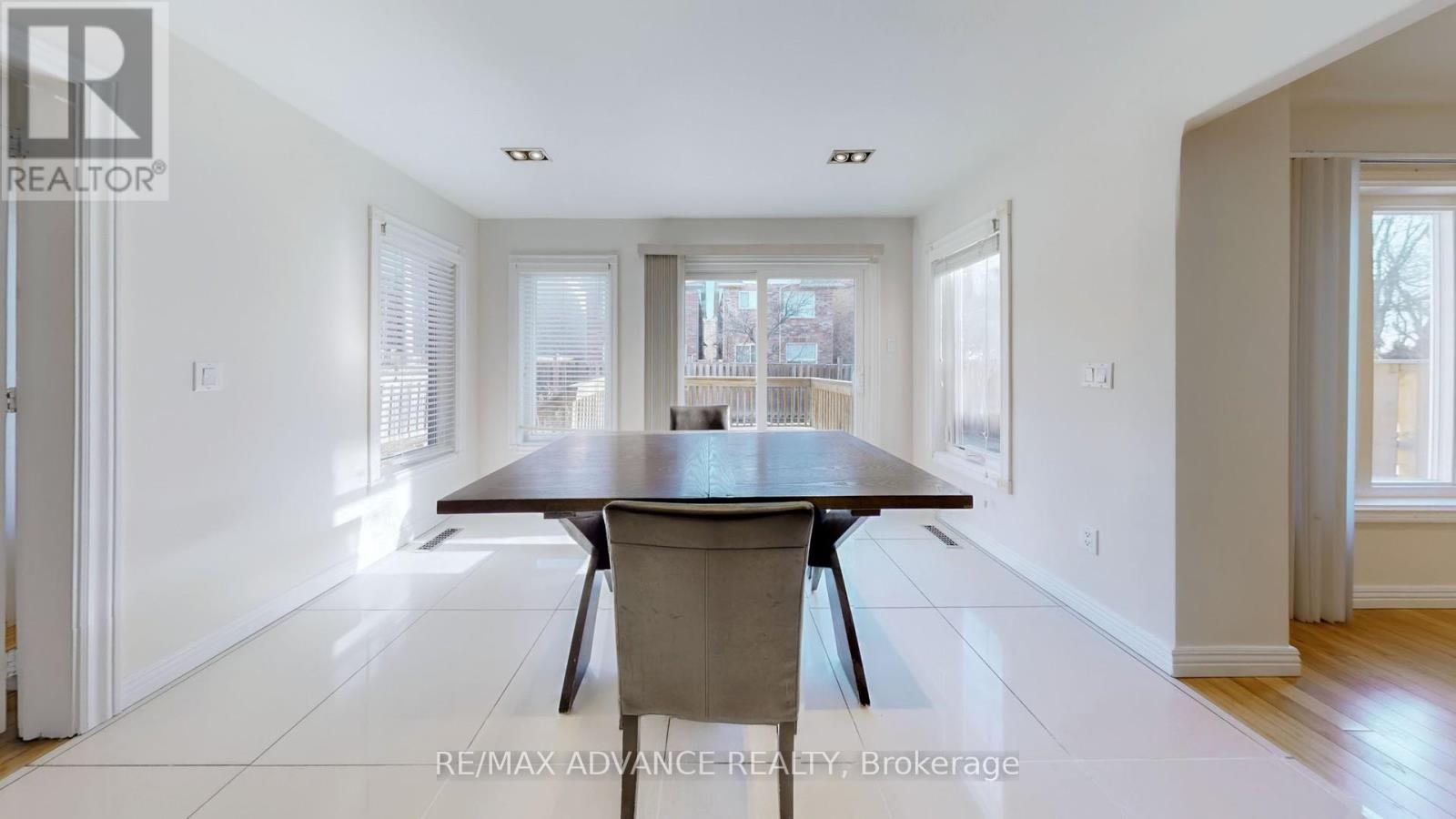 Upper - 49 Havenview Road, Toronto, Ontario  M1S 3A4 - Photo 17 - E12368921
