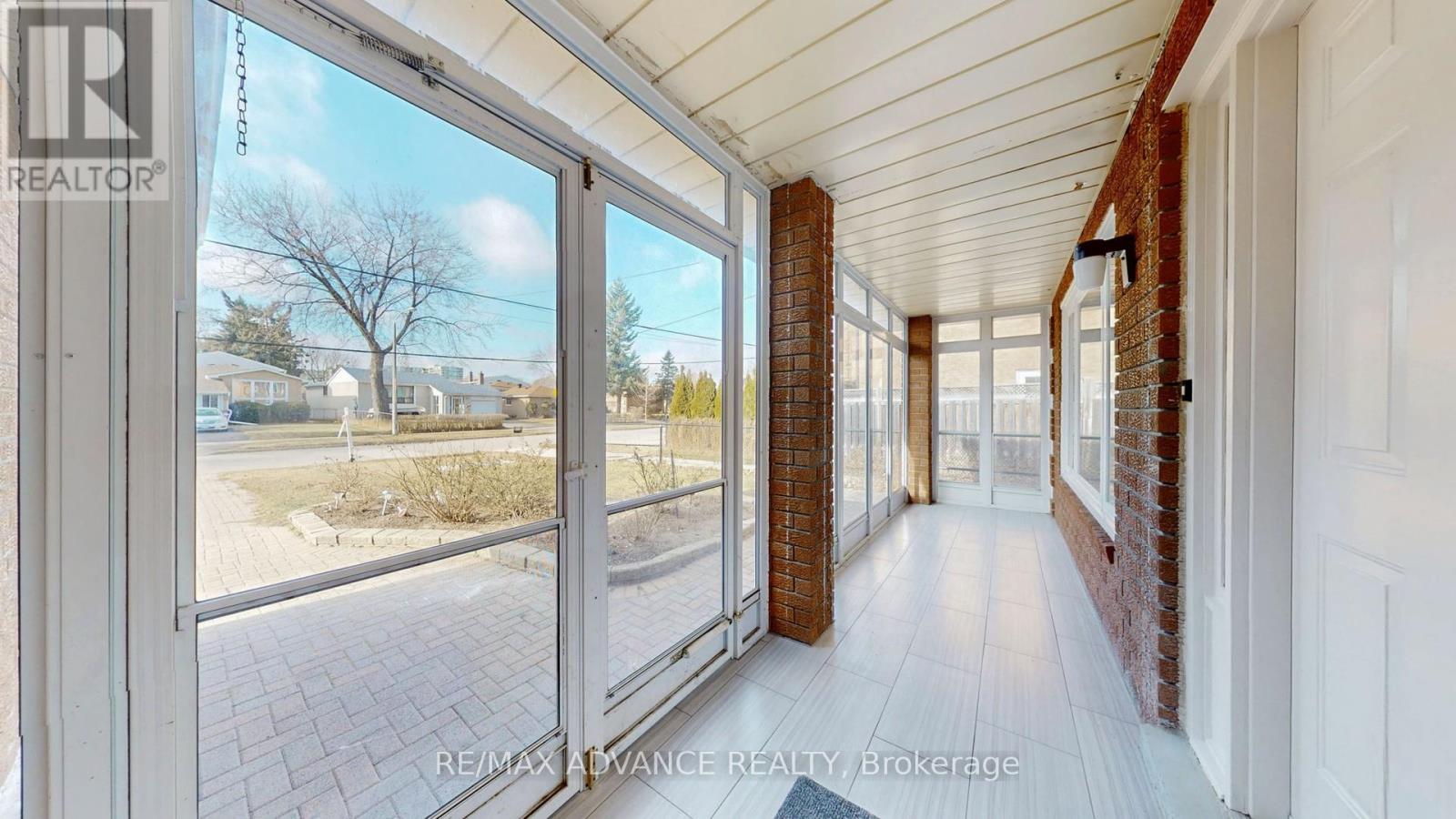 Upper - 49 Havenview Road, Toronto, Ontario  M1S 3A4 - Photo 5 - E12368921