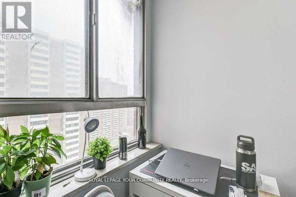 2205 - 1 Massey Square, Toronto, Ontario  M4C 5L4 - Photo 11 - E12368952