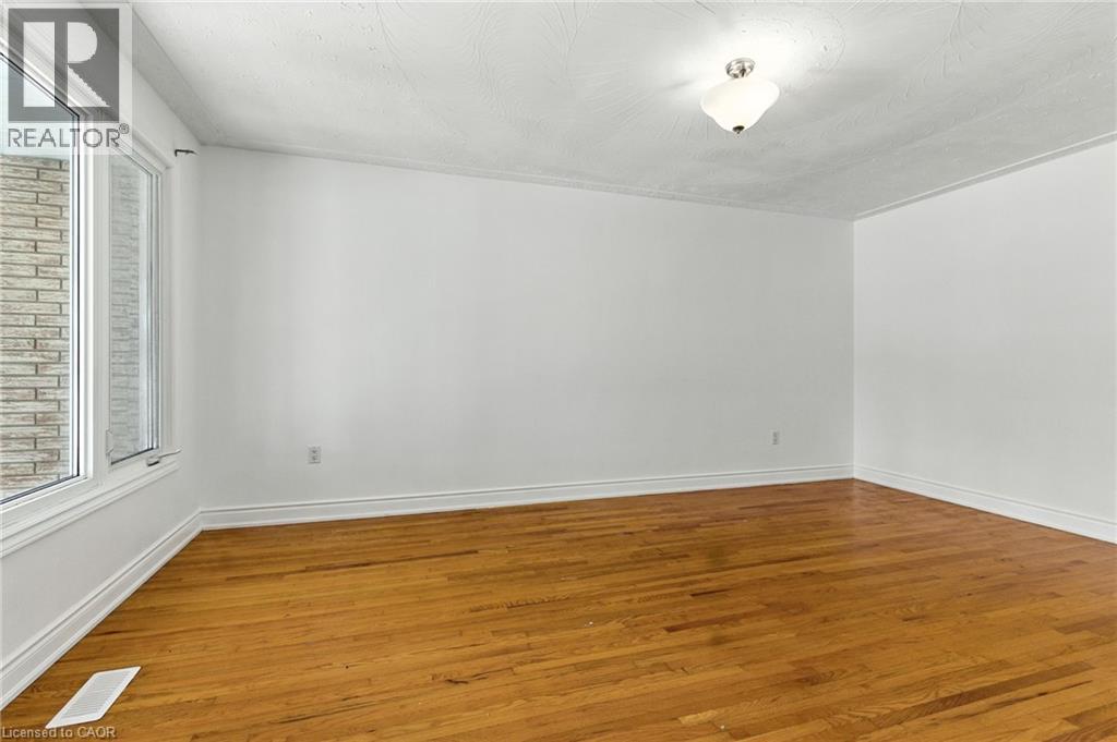 Property at 70 GOLFWOOD Drive image 3