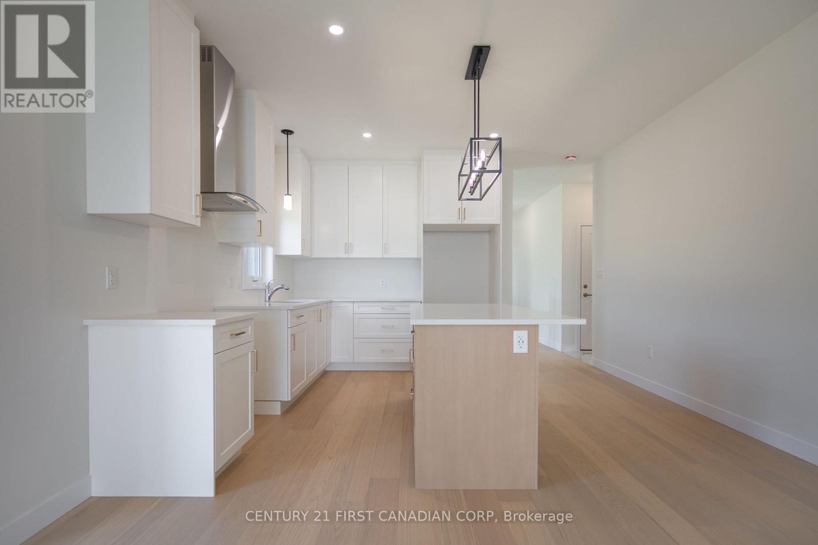 6674 Hayward Drive, London South, Ontario  N6P 0H7 - Photo 8 - X12369050