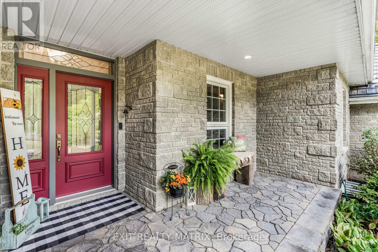 1736 Groves Road, Russell, Ontario  K4R 1E5 - Photo 2 - X12368972