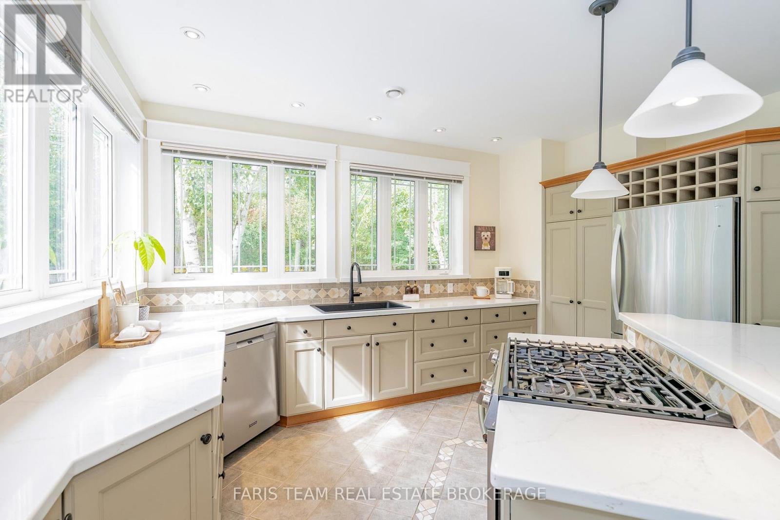 2 Forest Wood Lane, Oro-Medonte, Ontario  L0L 1T0 - Photo 7 - S12368945