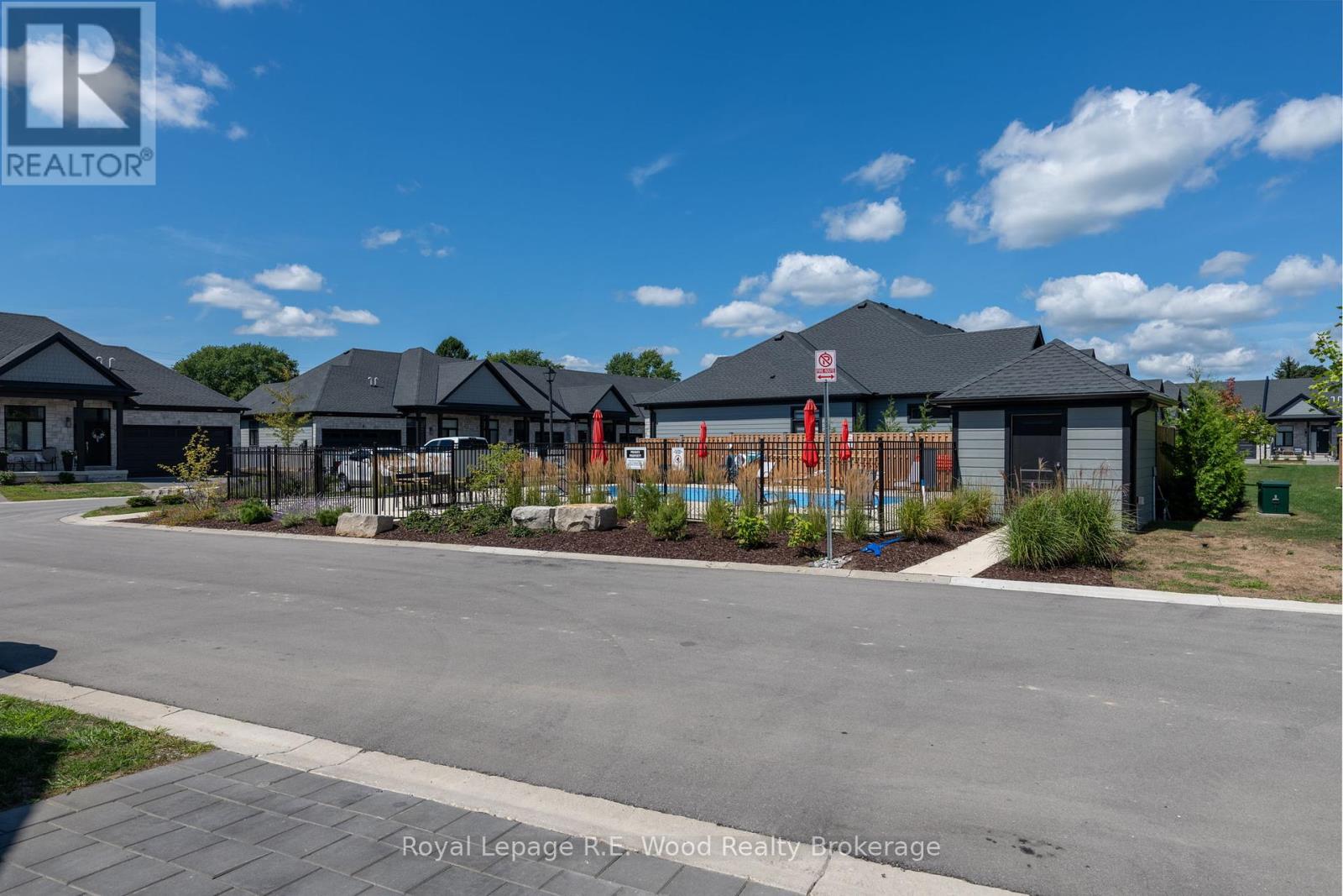32 - 63 Compass Trail, Central Elgin, Ontario  N5L 0B4 - Photo 5 - X12369063