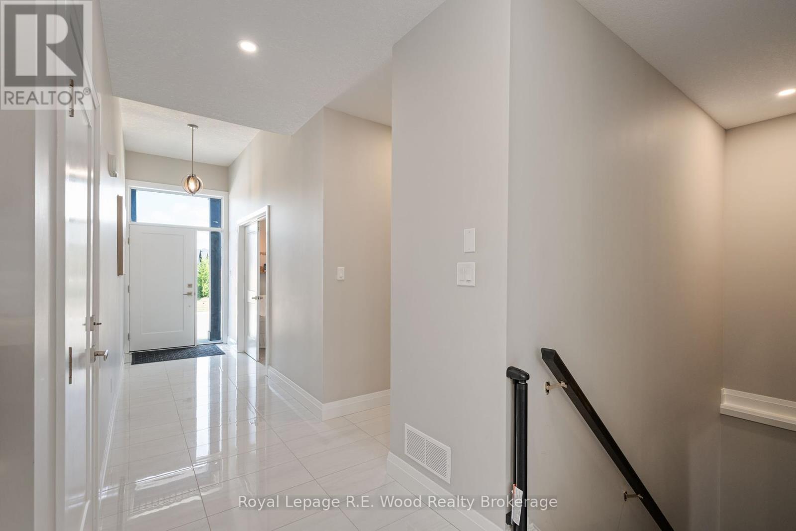 32 - 63 Compass Trail, Central Elgin, Ontario  N5L 0B4 - Photo 7 - X12369063