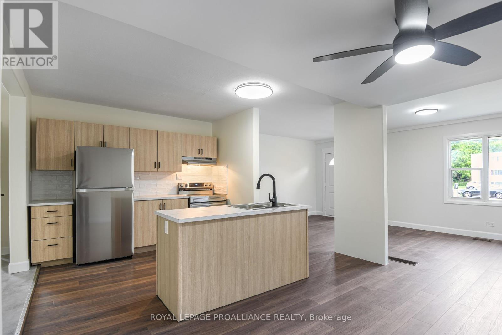 11 Broadway Avenue, Brockville, Ontario  K6V 1T9 - Photo 13 - X12368971