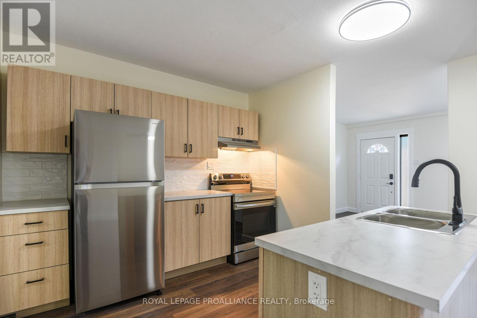 11 Broadway Avenue, Brockville, Ontario  K6V 1T9 - Photo 15 - X12368971