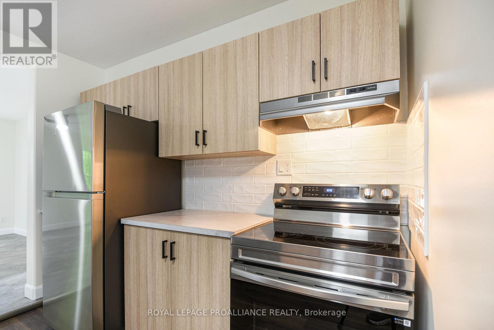 11 Broadway Avenue, Brockville, Ontario  K6V 1T9 - Photo 16 - X12368971