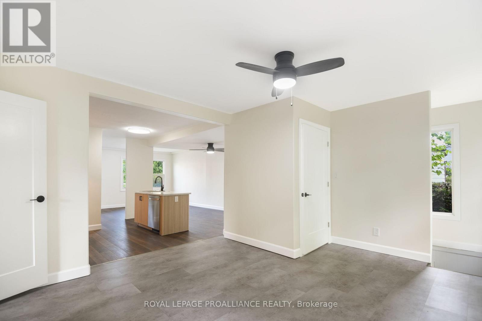 11 Broadway Avenue, Brockville, Ontario  K6V 1T9 - Photo 17 - X12368971