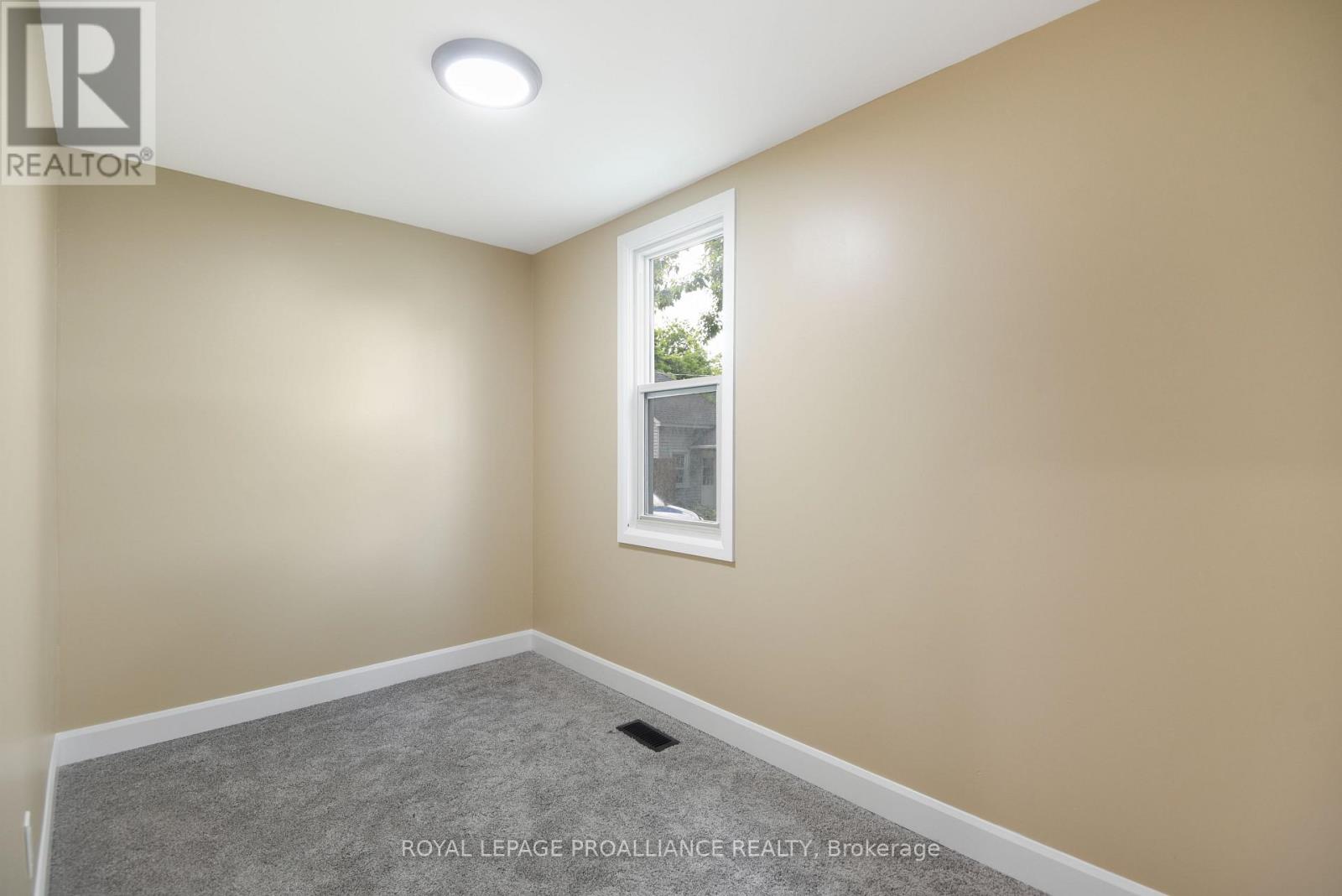 11 Broadway Avenue, Brockville, Ontario  K6V 1T9 - Photo 27 - X12368971