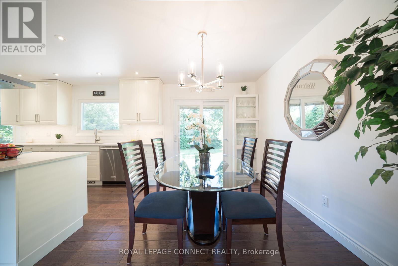 338 Sawyer Road, Oakville, Ontario  L6L 3N7 - Photo 10 - W12368956