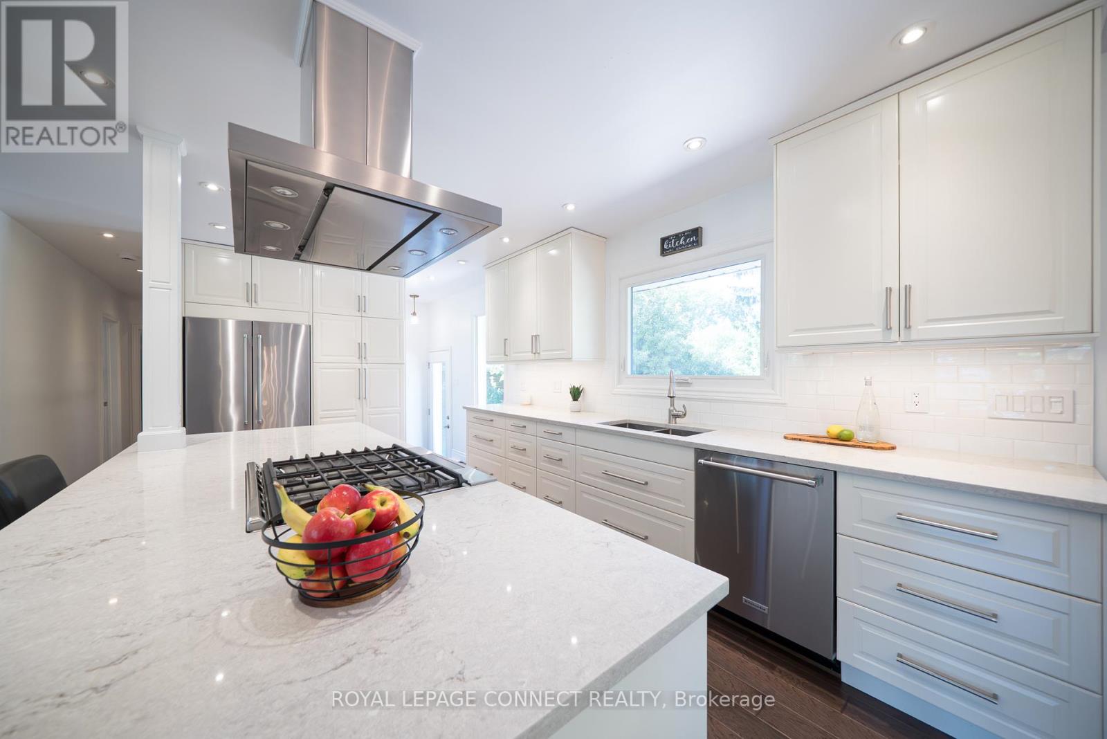 338 Sawyer Road, Oakville, Ontario  L6L 3N7 - Photo 11 - W12368956