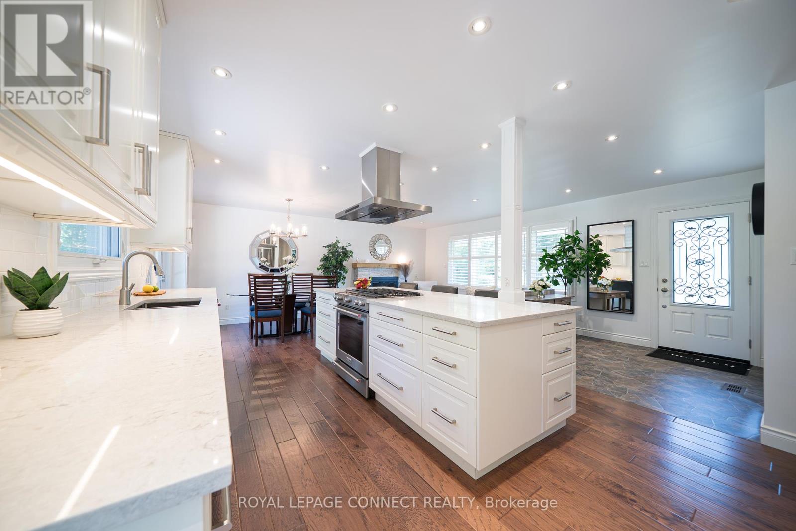 338 Sawyer Road, Oakville, Ontario  L6L 3N7 - Photo 13 - W12368956